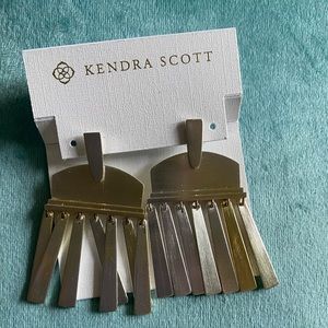 Kendra Scott Silvertone earrings